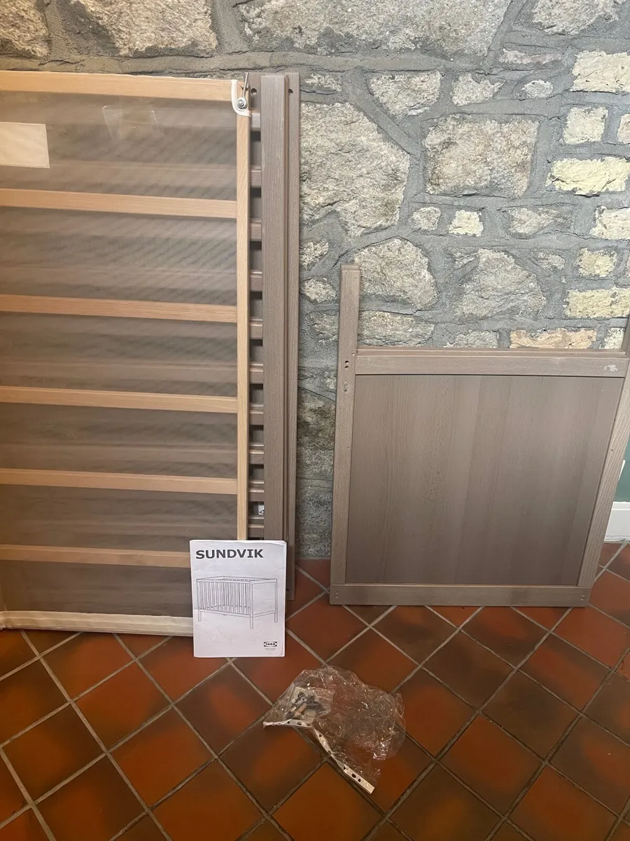 Child’s cot