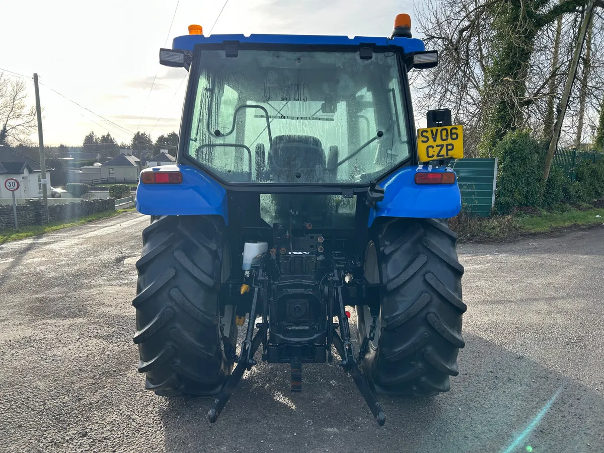 2006 New Holland TL70A - Image 4