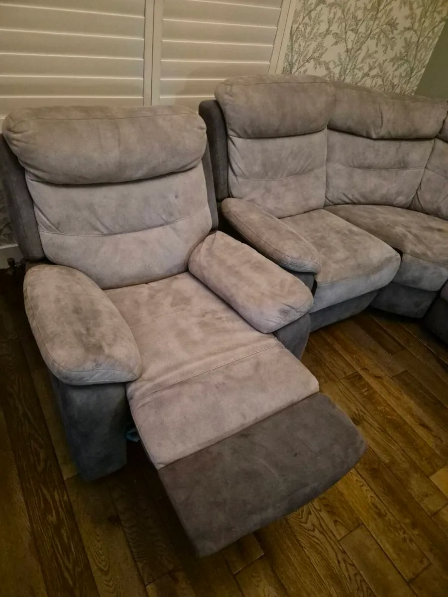 Corner Couch - Image 1