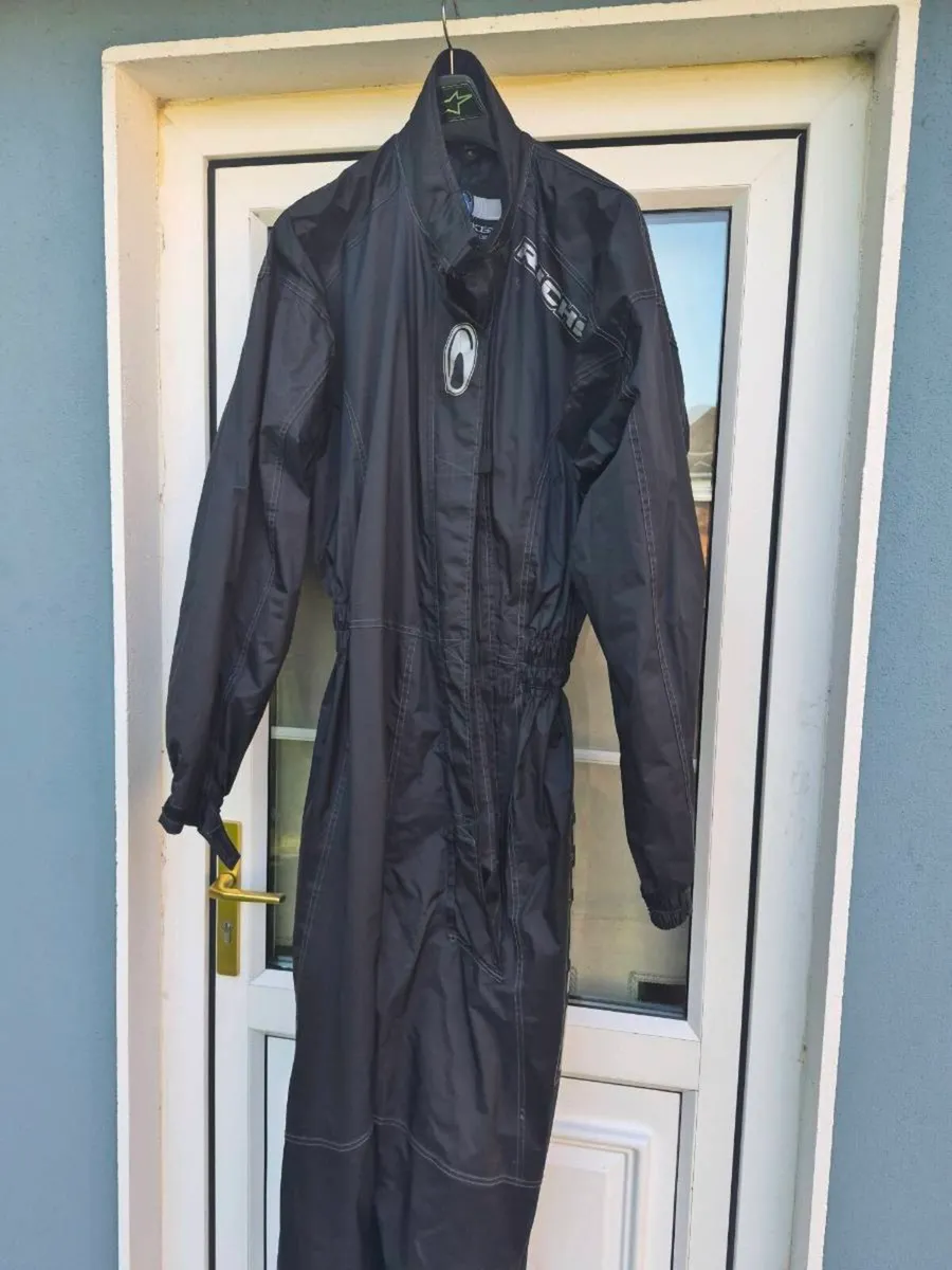 GLOVES/WATERPROOFS/RST ADVENTURE SUIT - Image 4