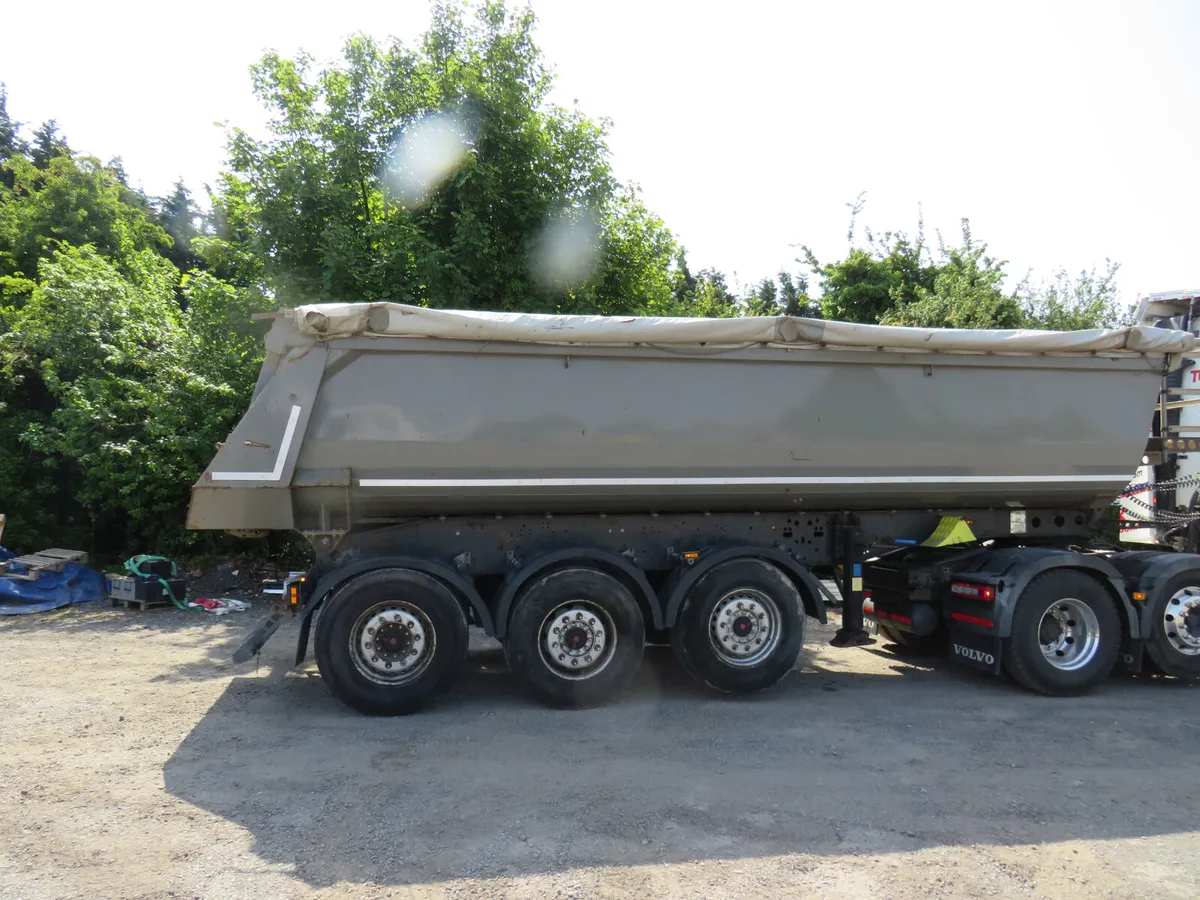 Schmitz 8.2m steel tipping Trailer - Image 2