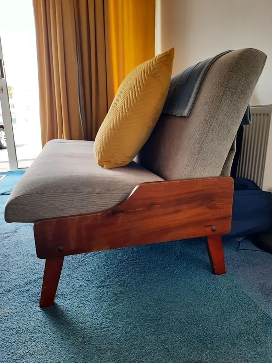 FREE retro mid century sofa Ready to rehome