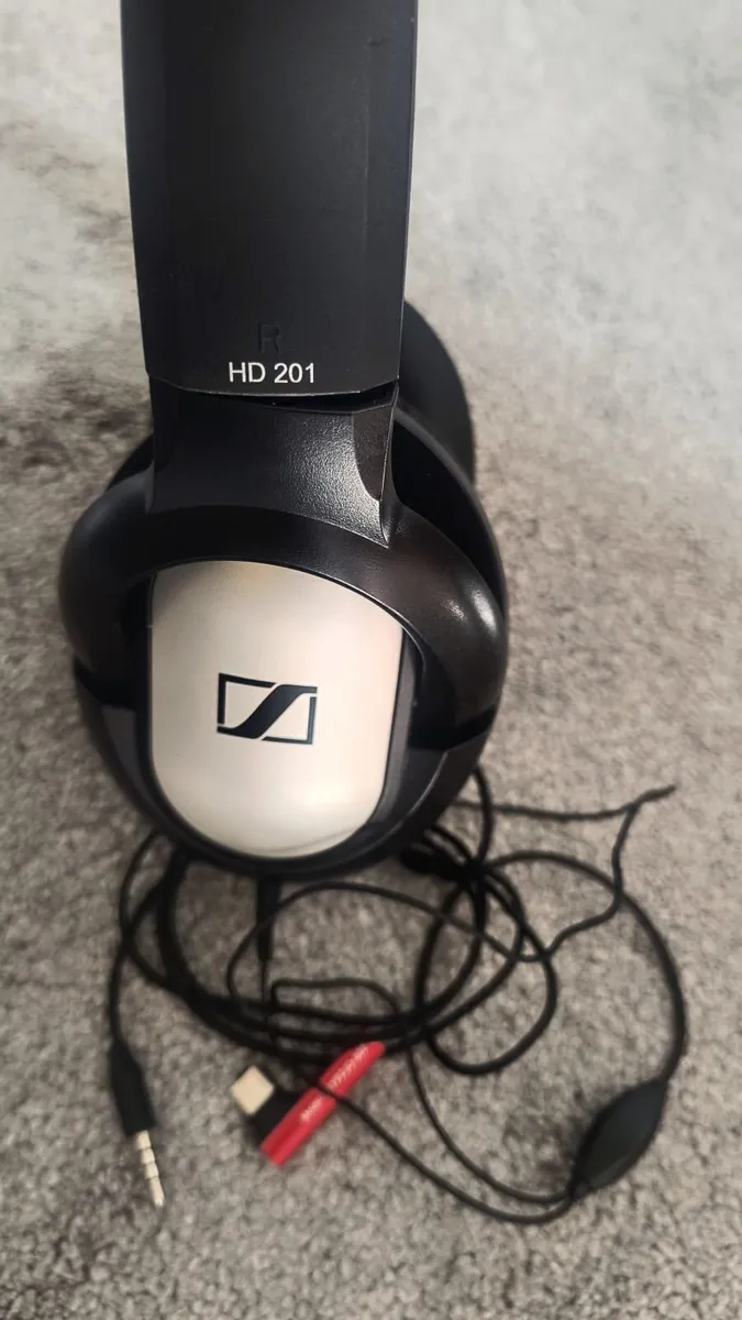 Headphone. Sennheiser HD 201 Type C 3.5mm Jack - Image 2