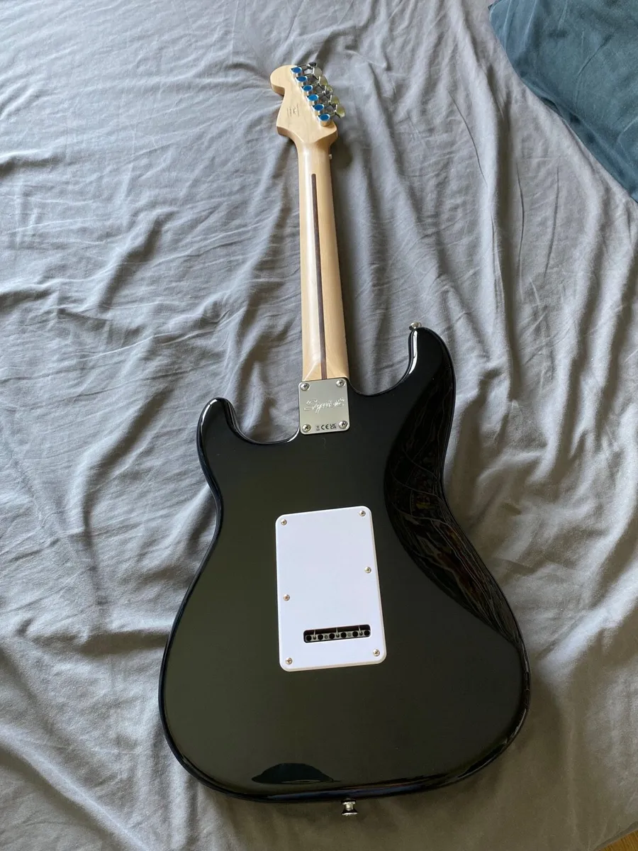 Electric guitar - Image 2