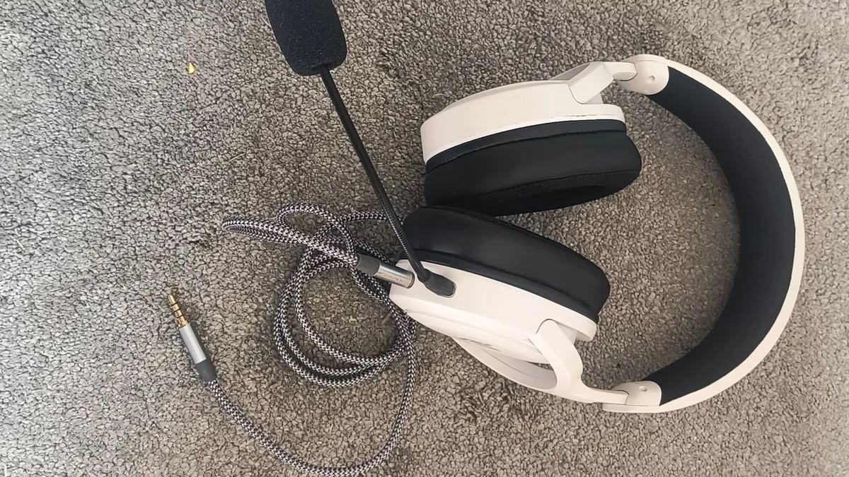 gaming headset licensed for PlayStation 5 - Image 3