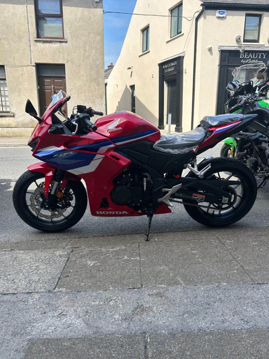 New Honda CBR 500R E-Clutch - Image 2