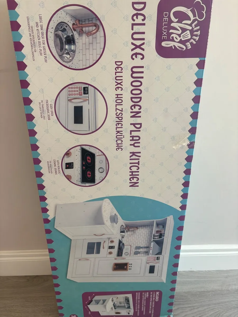 Deluxe wooden play kitchen - Image 4