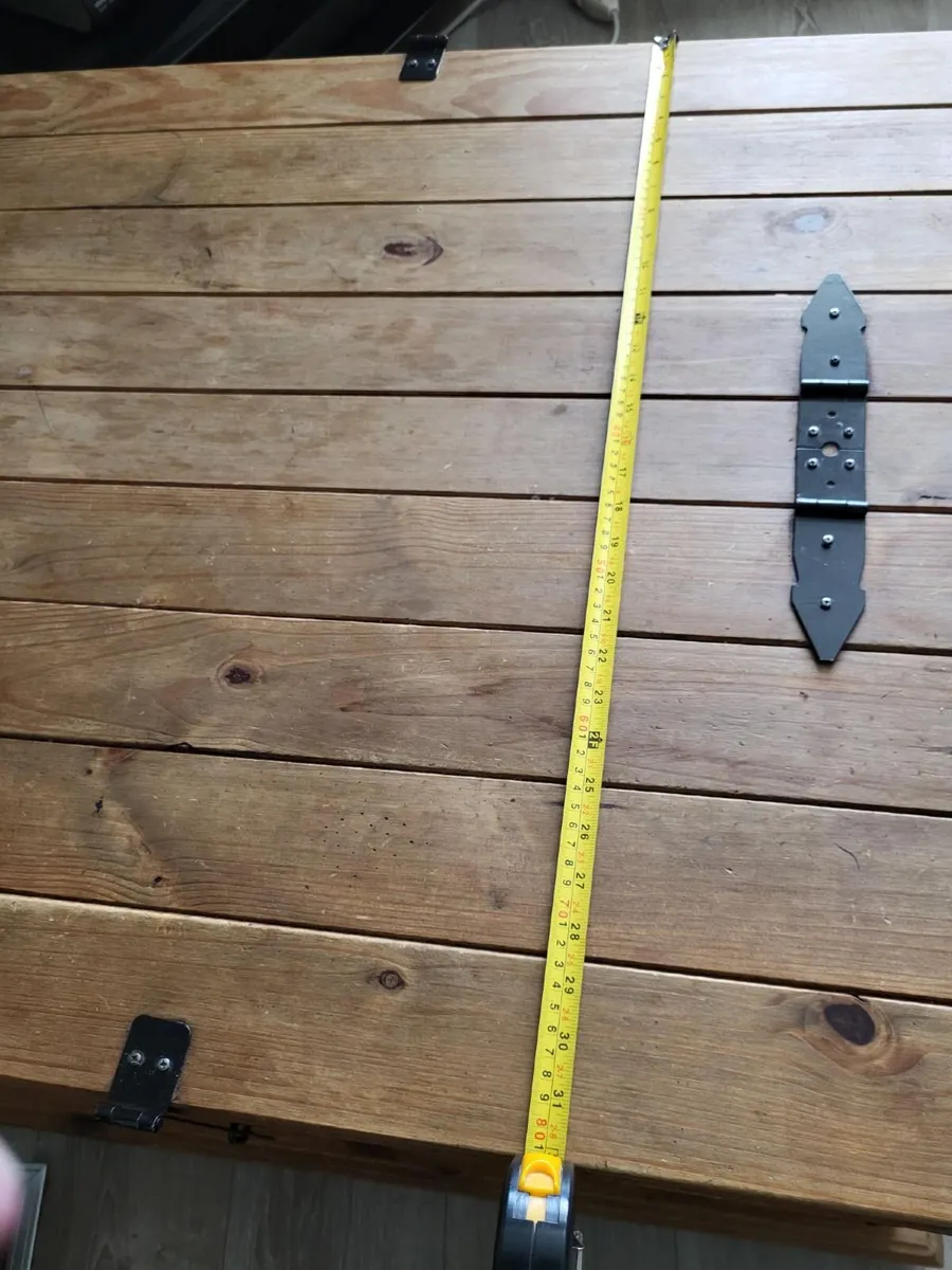 Coffee table / storage - Image 4