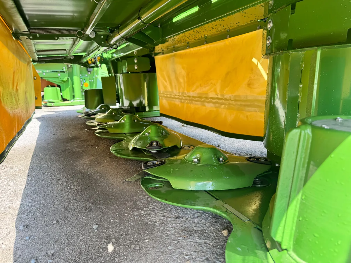 Krone F320 M Non Conditioner Front Mower - Image 4