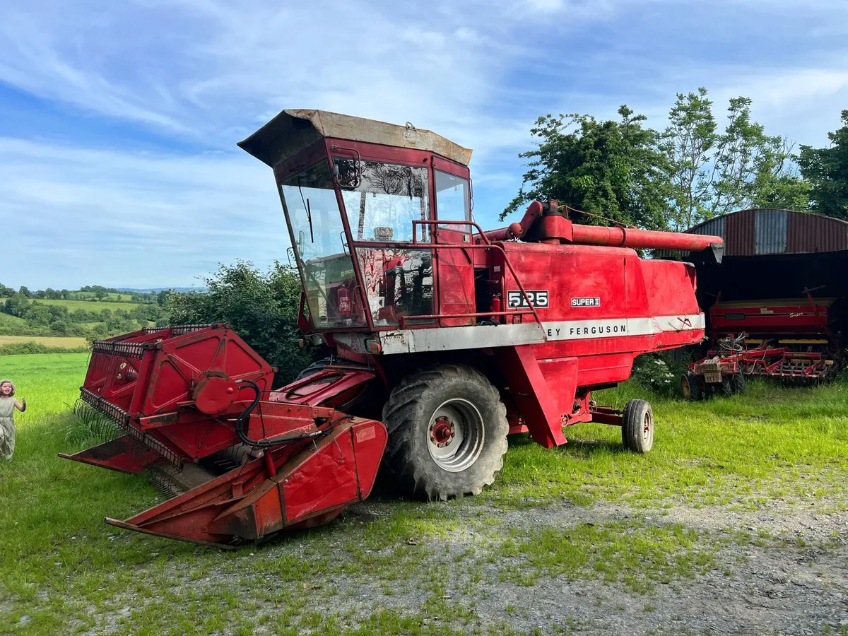 Massey Ferguson 525 Superduty Combine - Image 1