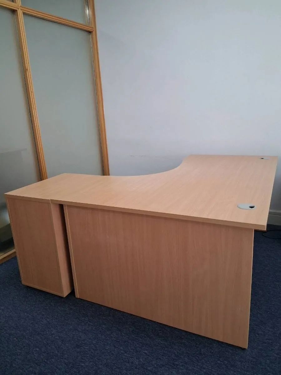 Office desks - Image 2