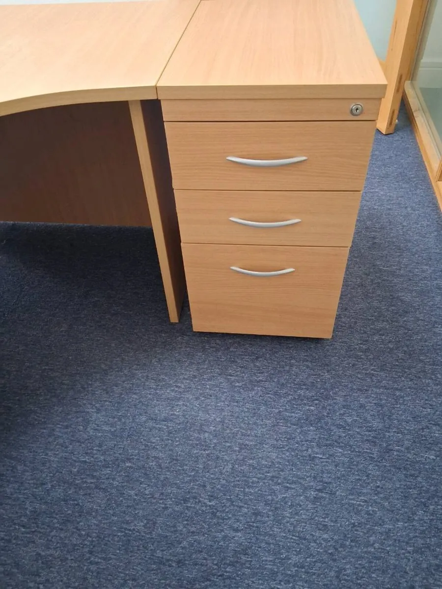 Office desks - Image 4