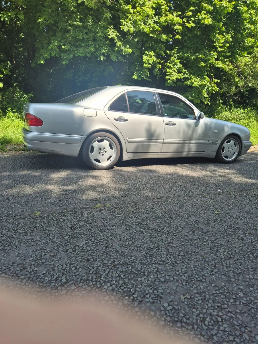 MERCEDES E55 AMG W210 - Image 2