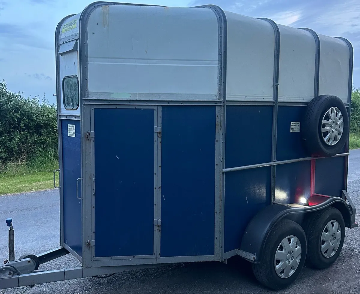 Monaghan Horse Box - Image 1
