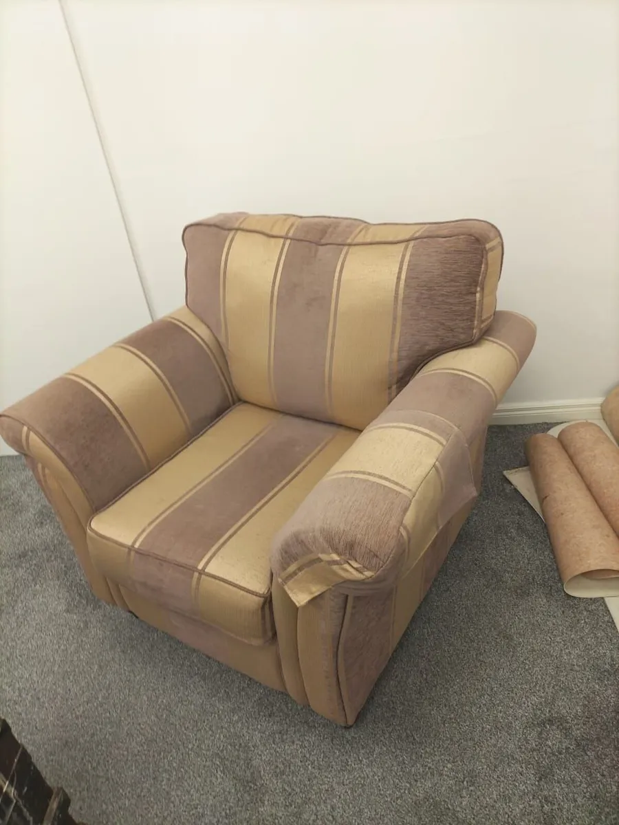 2 x Sitting Room Chairs - Image 2