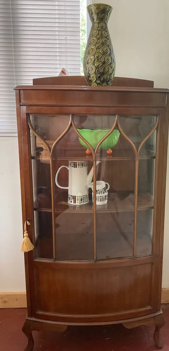 Rosewood bow front display cabinet - Image 4