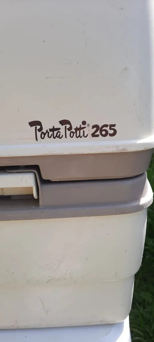 Caravan toliet - Image 2