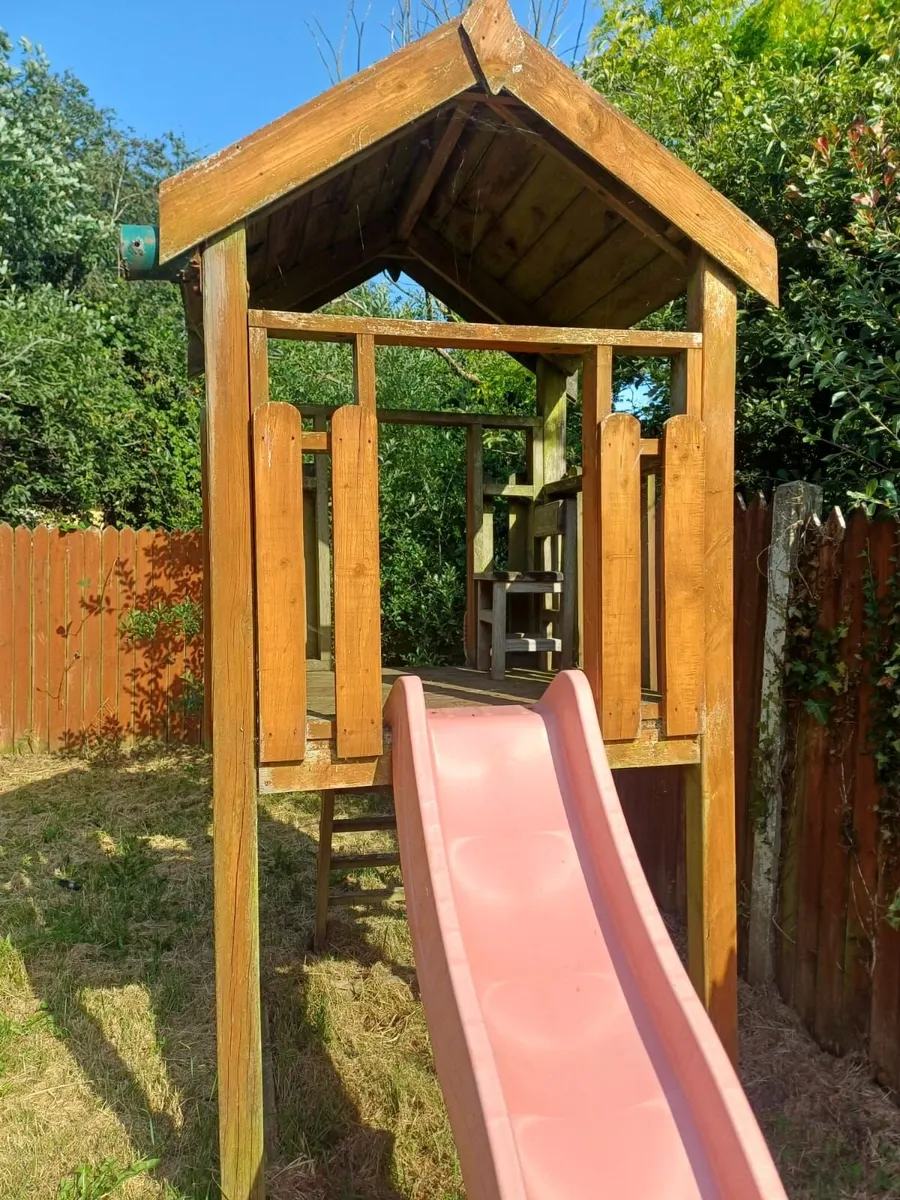 Wooden kids playhouse with slide - Image 1
