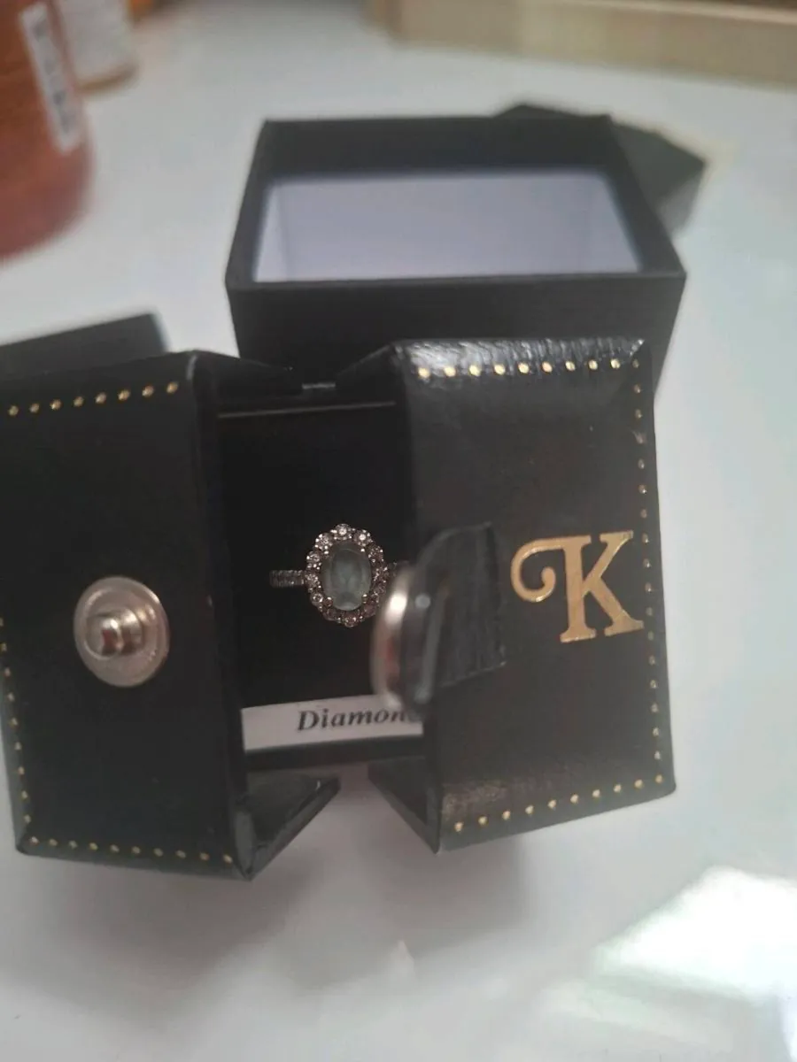 9ct White Gold Ring - Image 2