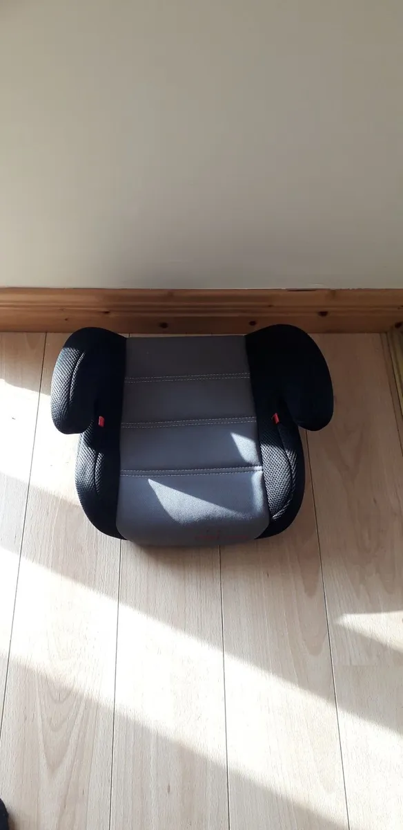 4 Kids car booster seats - Image 4