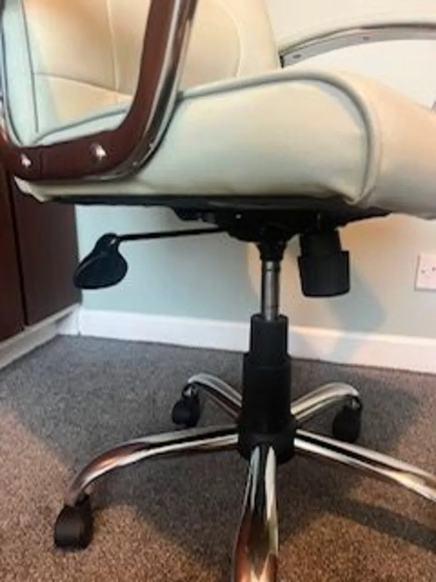 Office Chairs Grey or Black (3 In total-€65 each) - Image 3