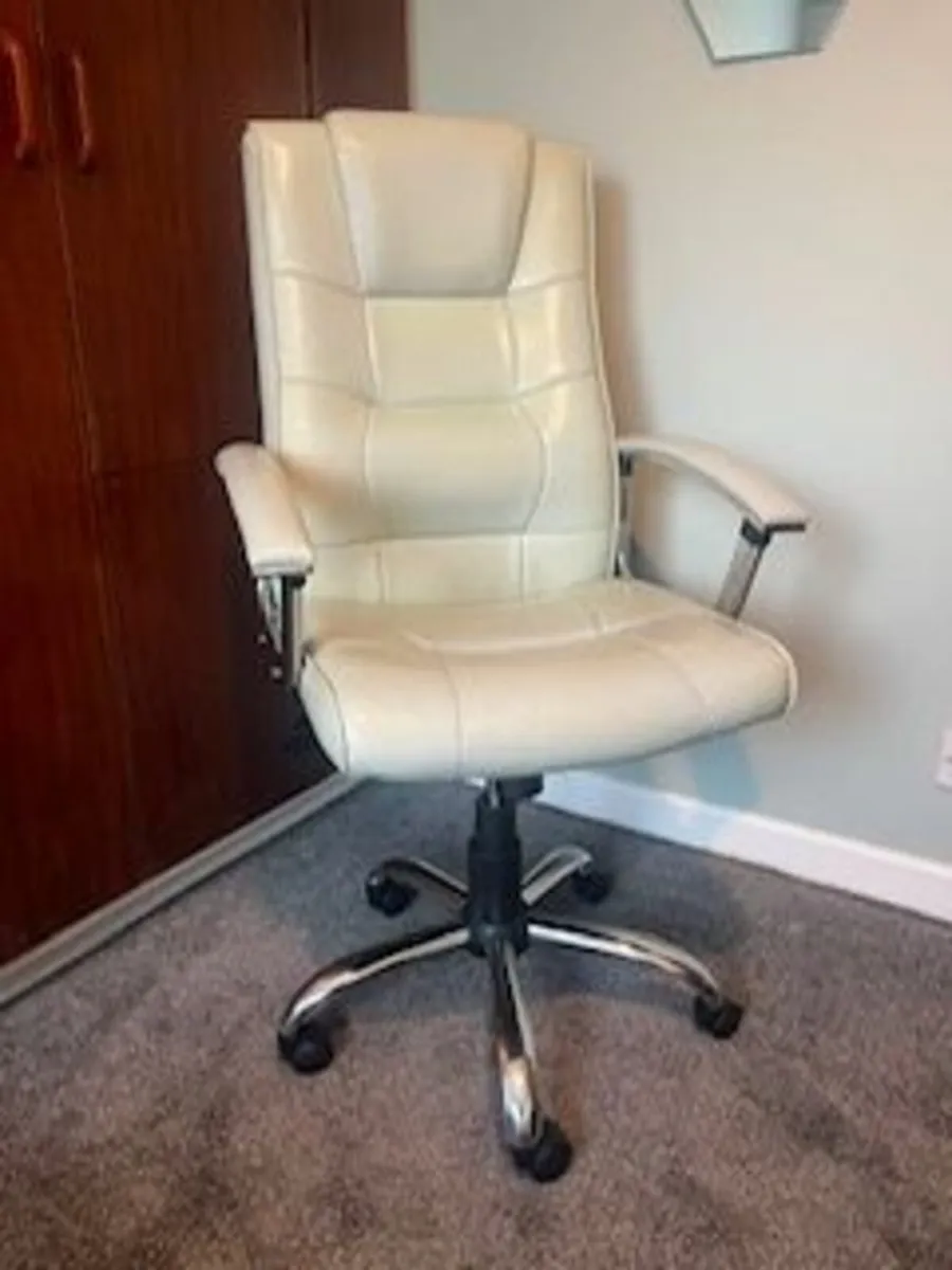 Office Chairs Grey or Black (3 In total-€65 each) - Image 4