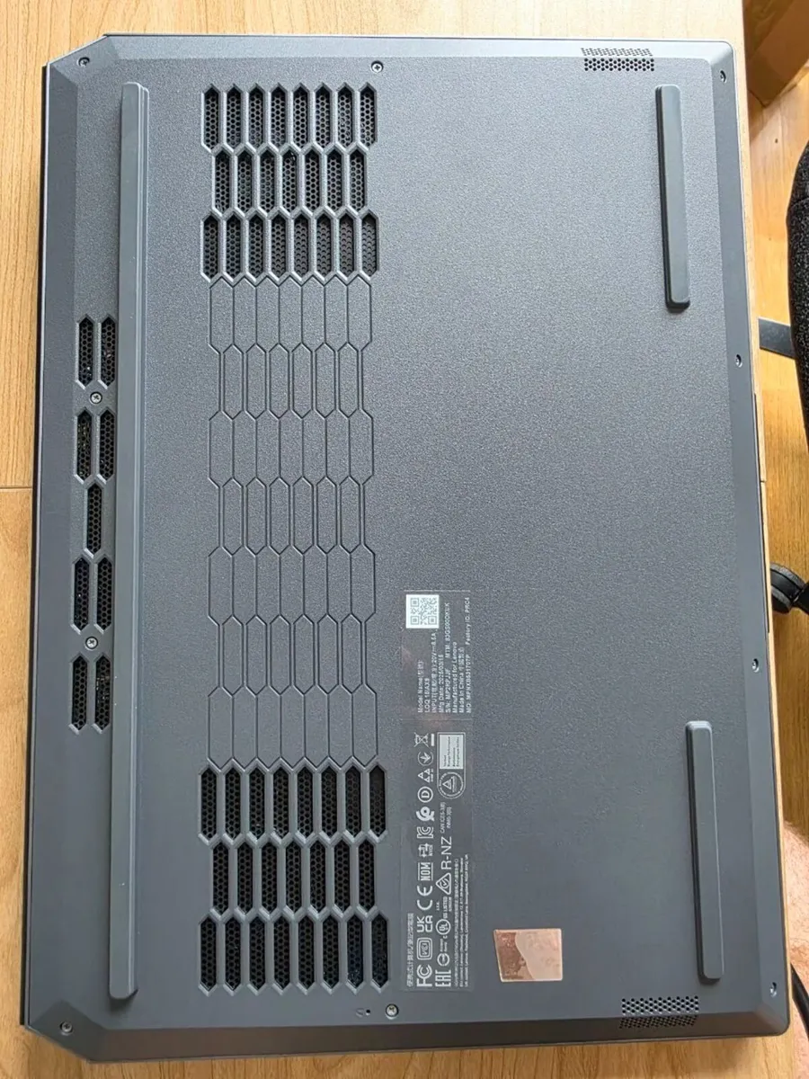 Lenovo LOQ 15IAX9 RTX 4050 i5-12450HX 24GB 1TB - Image 3