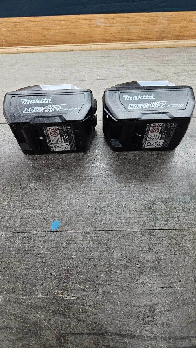 2 Makita 18V 9ah batteries - Image 2