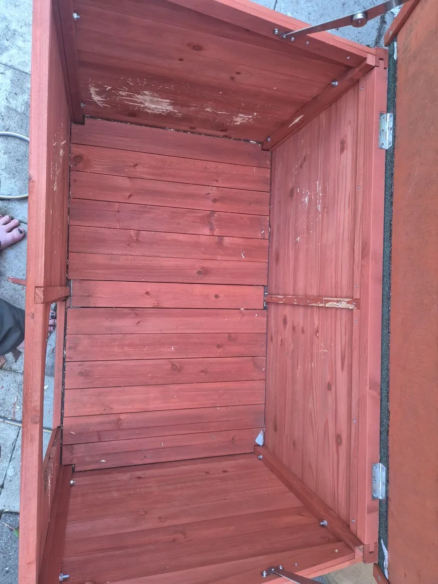 Dog kennel - Image 1