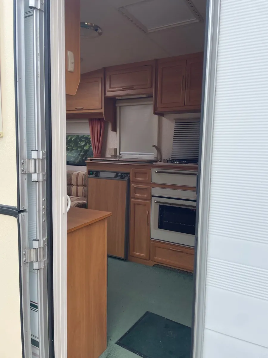 Swift classic caravan - Image 4