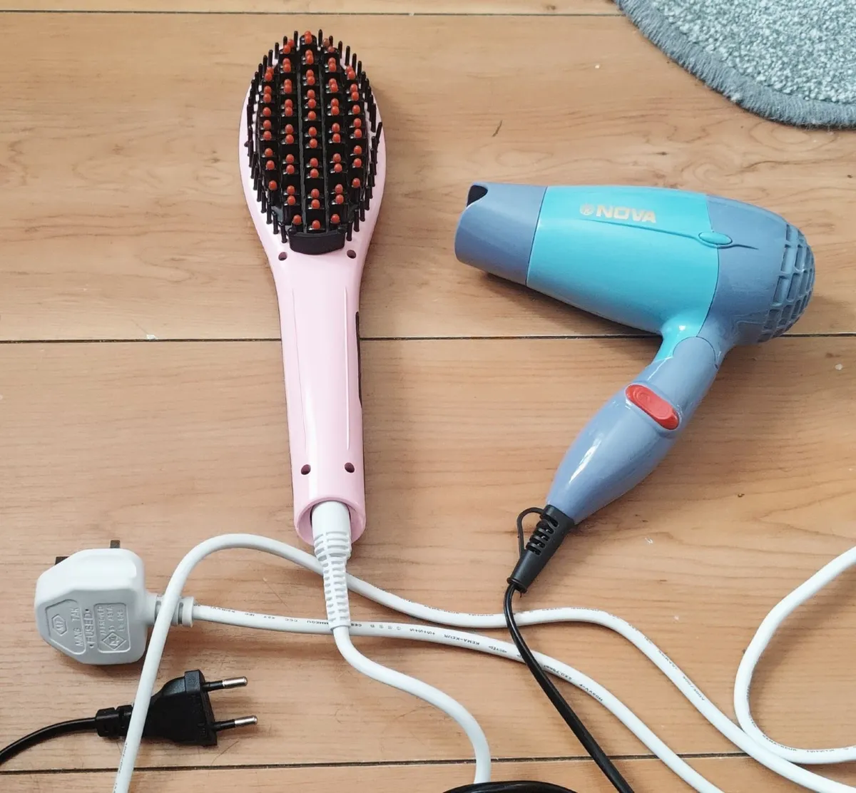 hair dryer brush and hairdryer - Image 1