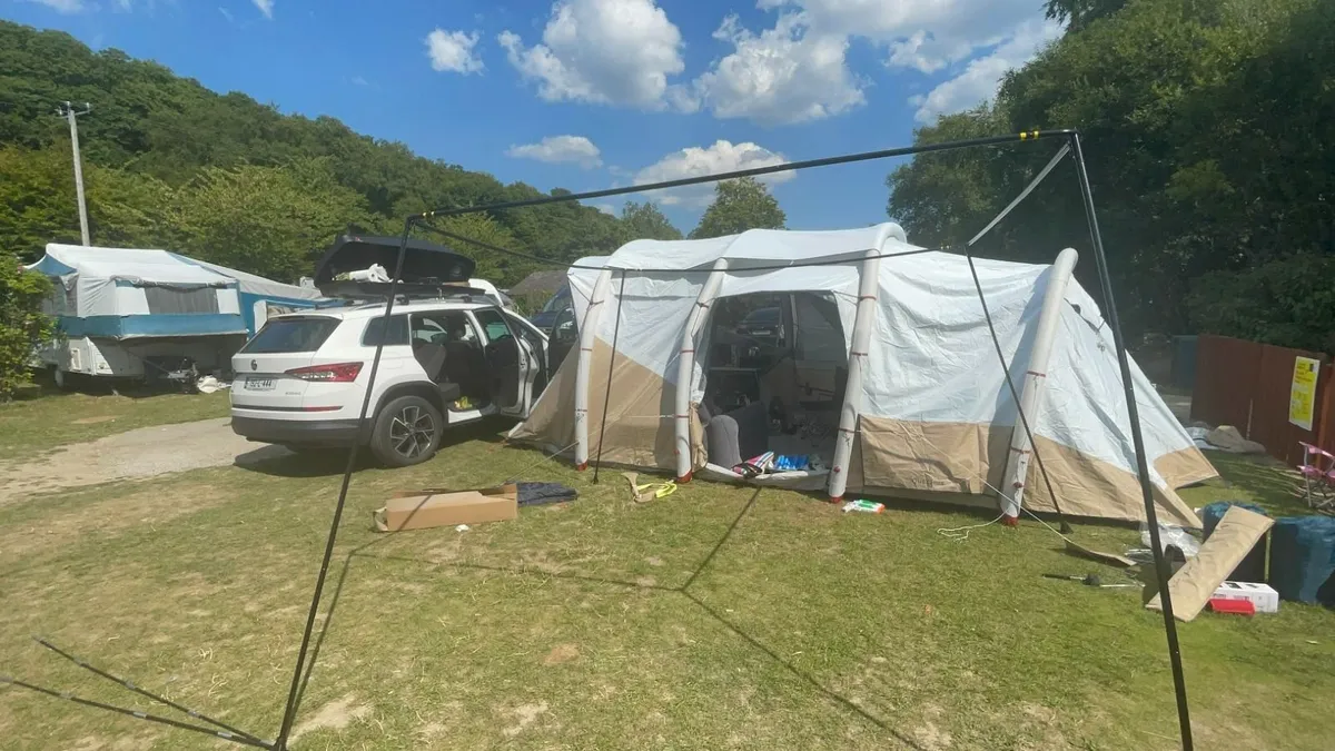 6-person, 3-bedroom inflatable camping - Image 1