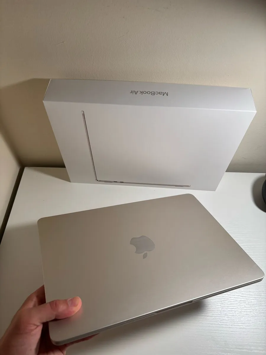 Apple MacBook Air 13" M5 – 16GB - Image 2