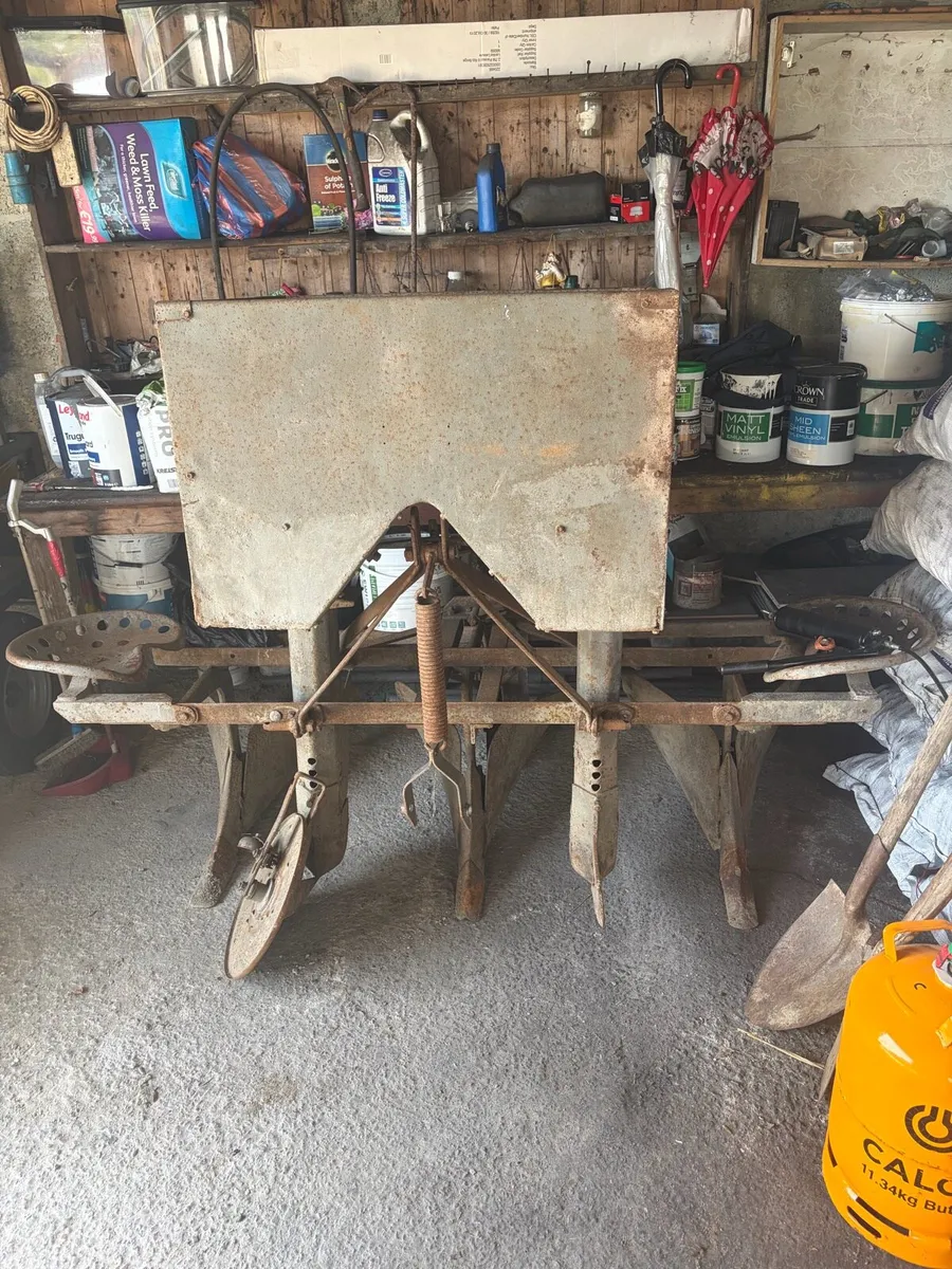 Ferguson potato planter - Image 1