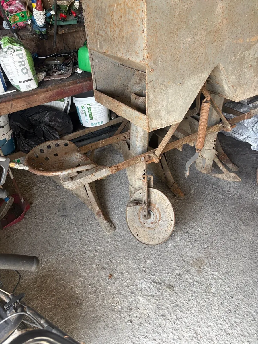 Ferguson potato planter - Image 2