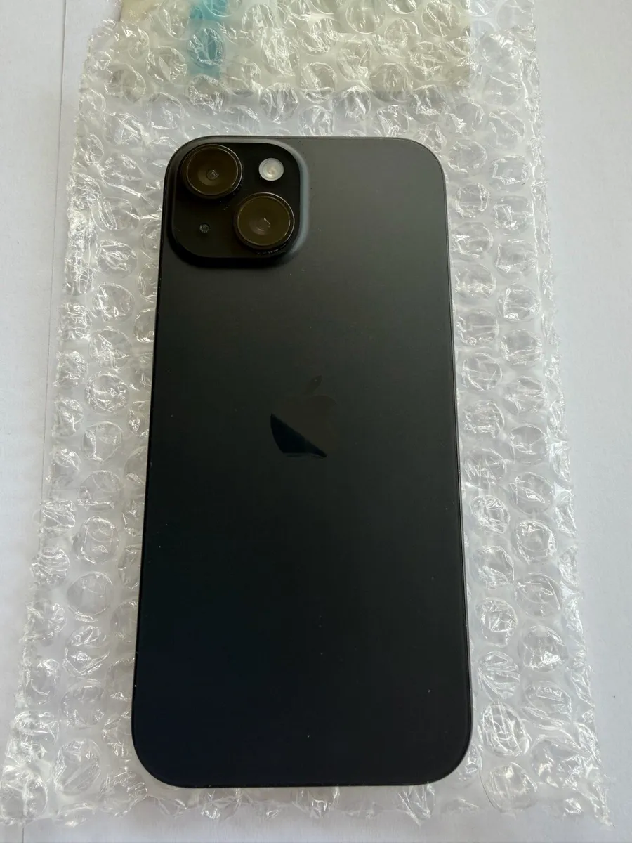 iPhone 15 - Image 1