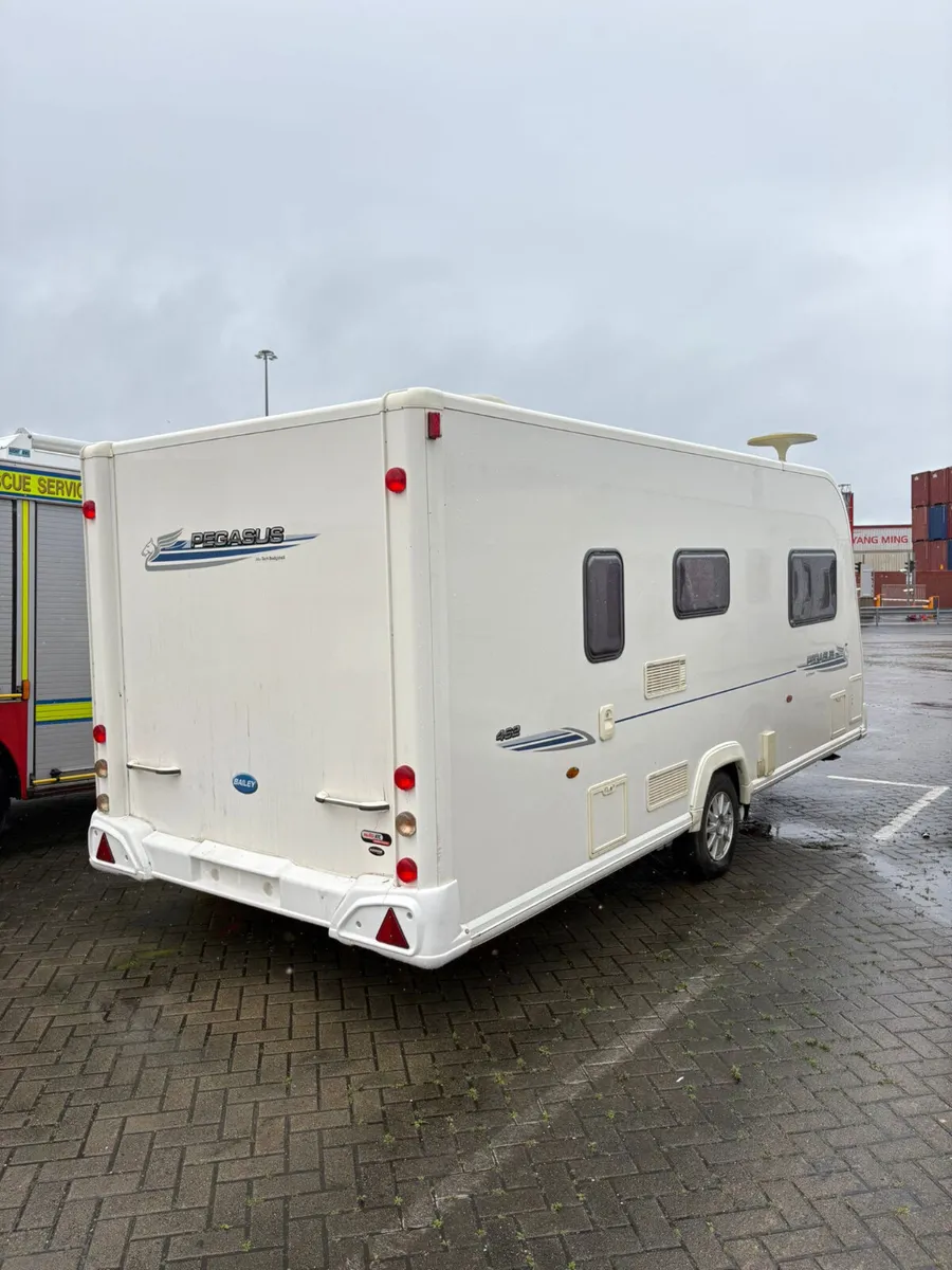 Bailey Pegasus 2 Berth Caravan +Accesories - Image 4