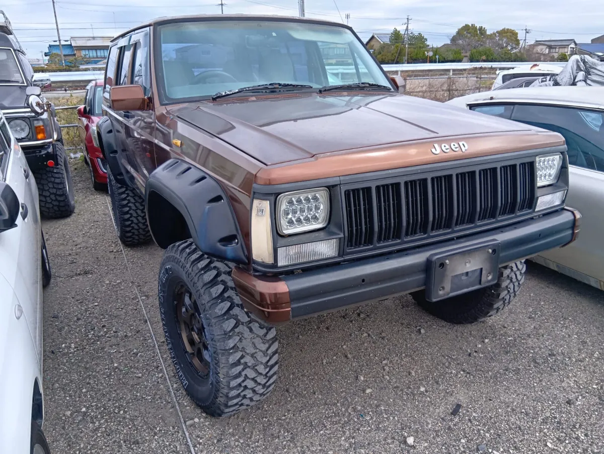 Jeep Cherokee XJ 4.0L Petrol Automatic - Image 1
