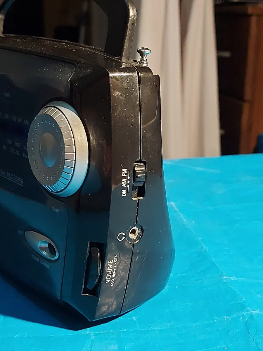 Portable Radio Model 113B, Black, AM/FM/LW - Image 3