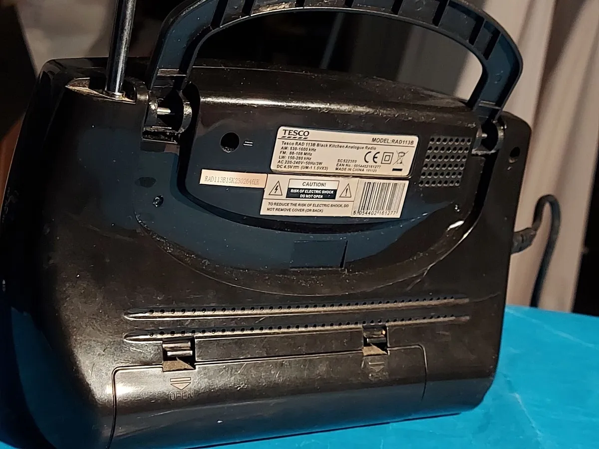 Portable Radio Model 113B, Black, AM/FM/LW - Image 4