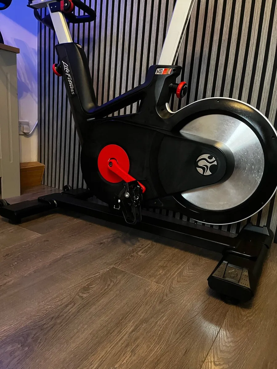 Life fitness iC6 spin bike - Image 4