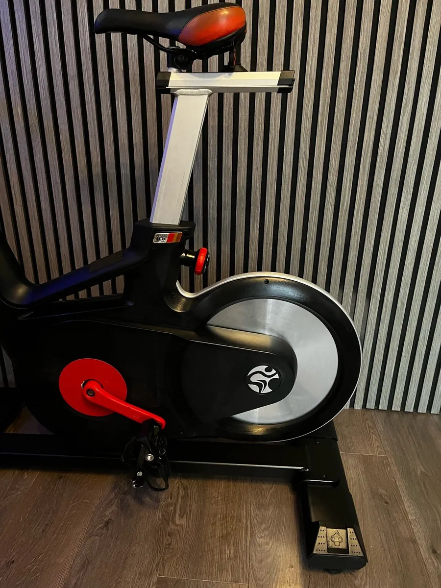 Life fitness iC6 spin bike - Image 2