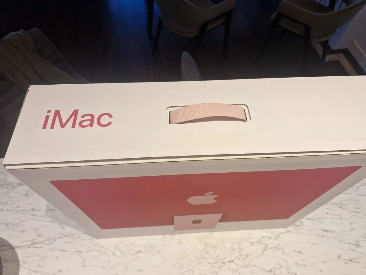 iMAC 24" - 99% New (unboxed, but unused) - Image 3