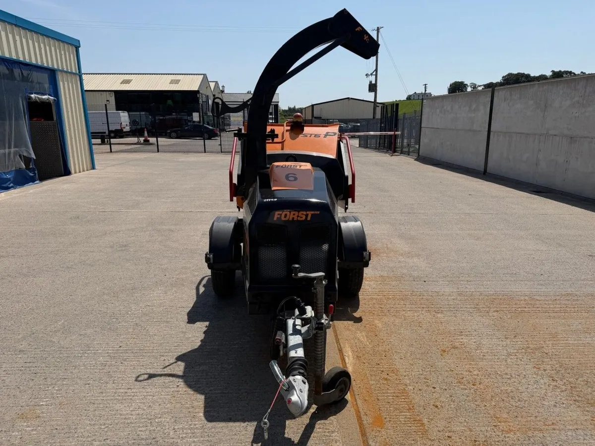 FORST ST6P SINGLE AXLE FAST TOW WOOD CHIPPER - Image 3