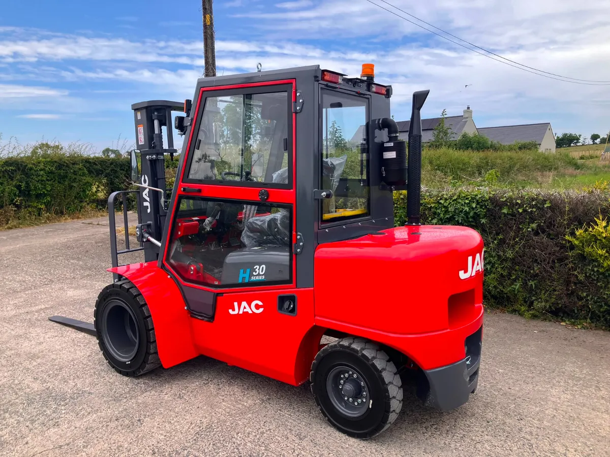 New 2026 JAC 3000kg Forklift **Online Auction** - Image 4