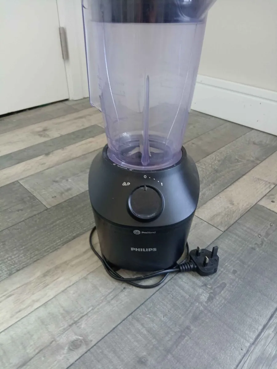 Philips blender - Cracked, works fine. - Image 1