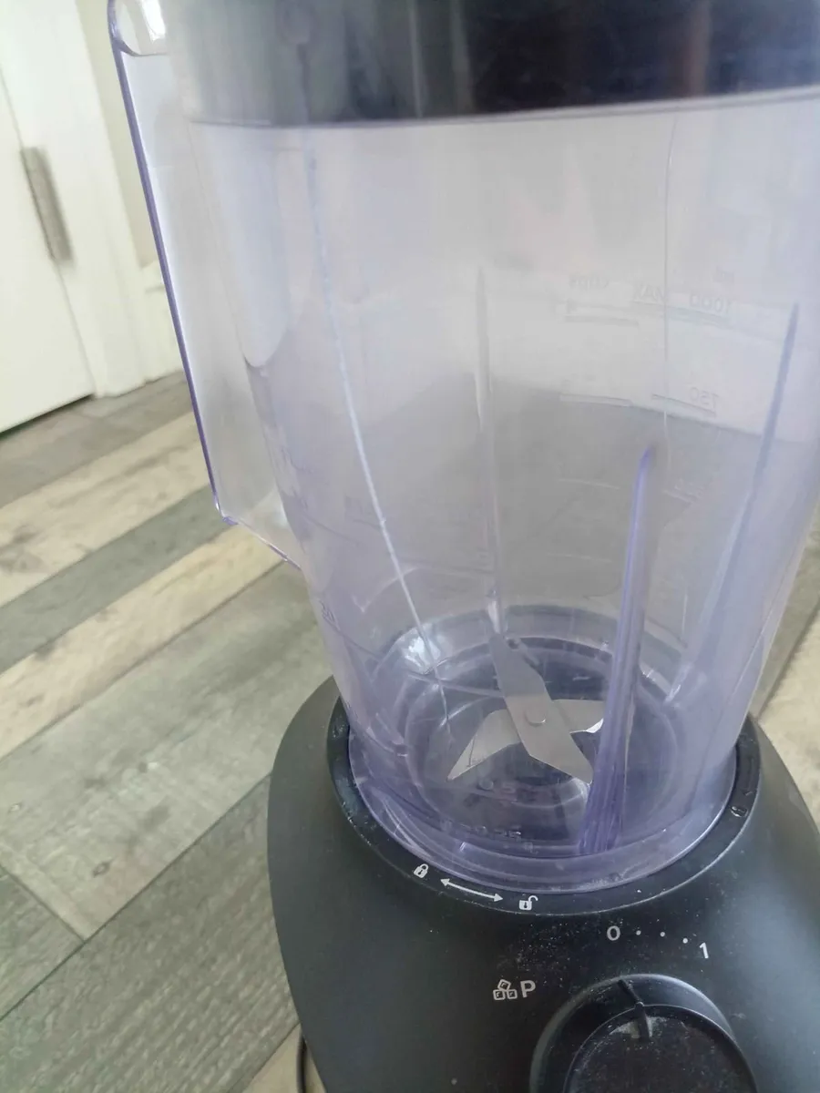 Philips blender - Cracked, works fine. - Image 2