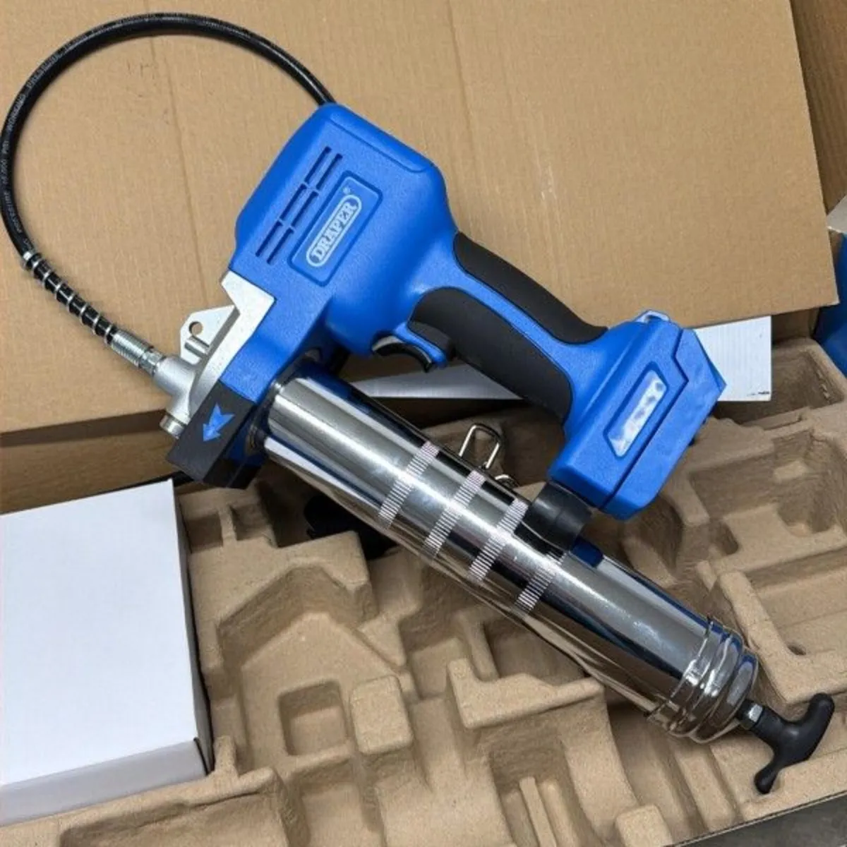 Draper 20V Cordless Grease Gun Kit – 10,000 PSI - Image 2