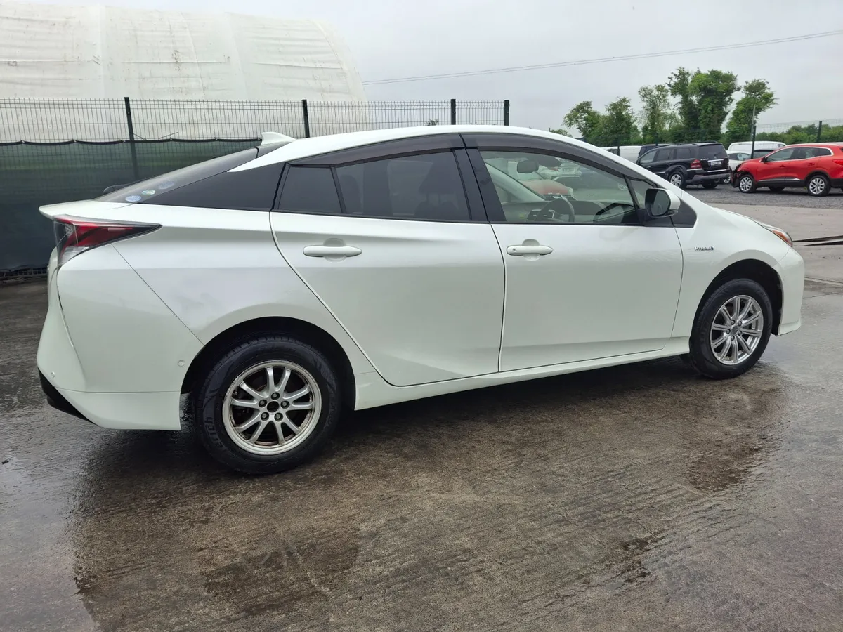 172 Toyota Prius Hybrid - Image 3