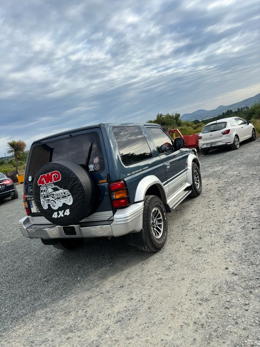 Mitsubishi Pajero 2.5TD low km - Image 4